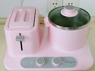 12、虾干海带冬瓜汤,盖上早餐机盖子，煮15分钟。