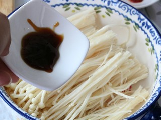 5、芝士金针菇(中西合璧的美食),耗油