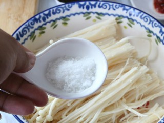 8、芝士金针菇(中西合璧的美食),白糖