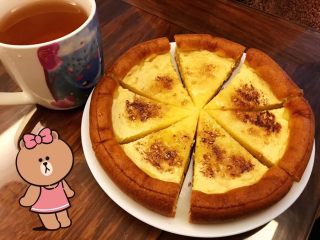 4、电饭锅—芝士松饼蛋糕,成品，上面弄了巧克力酱。