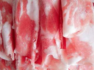 16、涮羊肉,喜欢吃什么就可以放什么食材了，友友们可以开吃了????