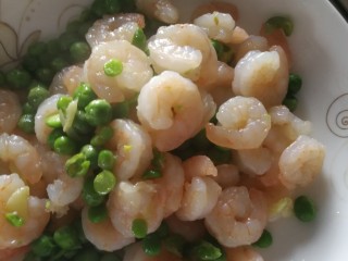 11、豌豆炒虾仁,出锅，成品图。