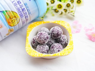 12、奶香芒果夹心紫薯球,出炉。