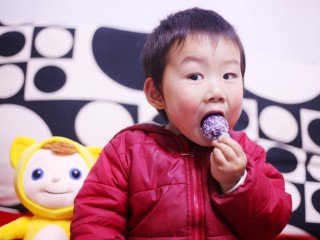 16、奶香芒果夹心紫薯球,宝宝超爱吃~