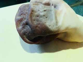 3、胡椒猪肚鸡,猪肚用小苏打、酒、盐，洗净；