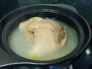 19、胡椒猪肚鸡,关火，晾凉；