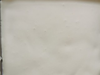 20、虎皮蛋糕卷,用刮刀刮匀