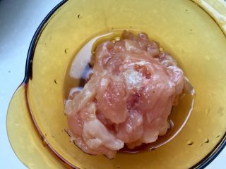 5、翠羽红霞映玉光➕荷兰豆滑炒鸡片,加入一点白糖