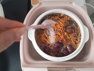 13、虫草花乌鸡汤,加2小勺盐