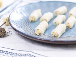 8、肉末萝卜卷,晶莹剔透，薄如蝉翼的水晶外皮，咬上去甜呲呲~~。