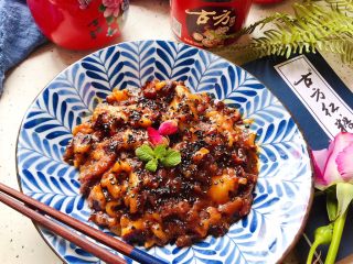 12、古方红糖七彩豆年糕,非常的好吃，一碗吃下去，肚子饱了，小腹也暖暖的，不那么痛了，好开心