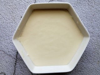 6、蔓越莓酸奶糕,最后细腻的面糊