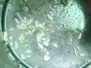 6、鸡蛋豆腐羹,小火炒香