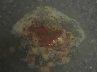 4、甜椒鸡肝粥,鸡肝冷水下锅。