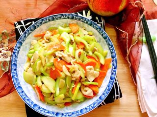 13、吃鸡+蚝香西葫芦炒鸡胸,成品