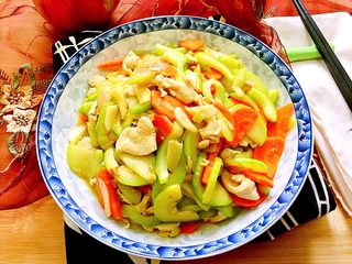 14、吃鸡+蚝香西葫芦炒鸡胸,成品