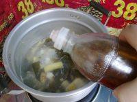 12、萝卜海带排骨汤,临出锅前,淋上少许香油