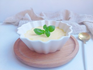 12、奶粉蛋黄布丁,入口即化的蛋黄布丁。