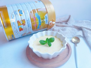 13、奶粉蛋黄布丁,宝宝一下就吃完了。