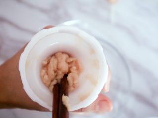 16、自制脆皮肠（宝宝版）,剩余部分出不来用筷子按压即可
