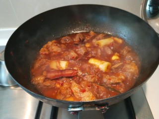 12、炖羊肉,小火慢炖两个多小时。