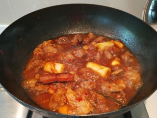 13、炖羊肉,最后大火收汁即可。