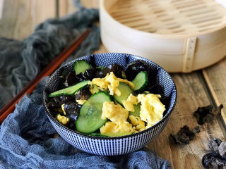 19、黄瓜木耳炒鸡蛋,鸡蛋+蔬菜+菌类,这么完美的搭配,就等着瘦吧!