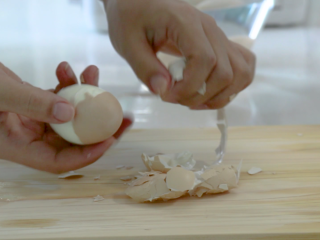 9、猪脚姜,煮熟后剥壳