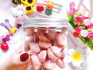 16、火龙果溶豆,彻底晾凉后，密封起来就可以