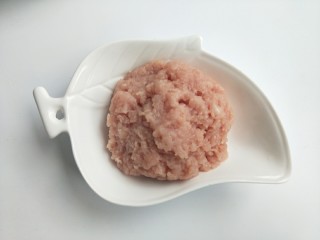 8、肉末土豆泥,猪肉剁末