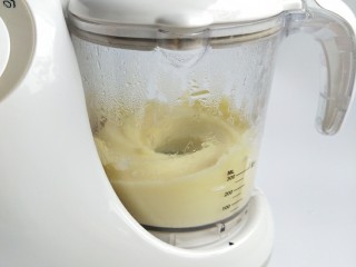 10、肉末土豆泥,然后蒸熟的土豆，再搅打成土豆泥