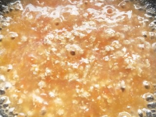 15、肉末土豆泥,烧开之后倒入淀粉水，再次烧开，出锅前放入盐