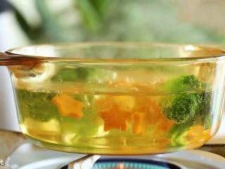 4、24m+足球便当,西兰花胡萝卜焯水~