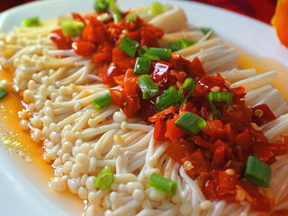 7、剁椒金针菇,成品