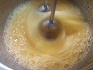 2、网红木质盒子蛋糕????,打蛋器开高速打发