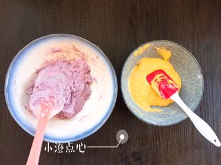 8、奶香卡通发糕,紫薯发糕也是同样的操作，因为紫薯含水量不高，最后可能需要适量的加入配方奶。 