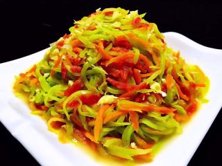 11、炒三丝,炒三丝入口既清脆又带有清香的味道