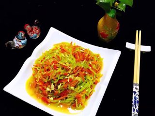 12、炒三丝,春季的餐桌上要有一抹绿噢