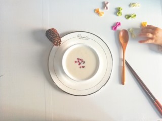 12、宝宝版美龄粥,撒入蔓越莓干即可食用哦