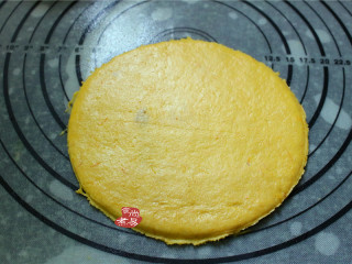 7、健康三色发糕,切好的面皮以各种颜色交叉叠在一起。