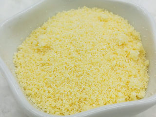 2、酸奶芝士蛋糕,芝士粉