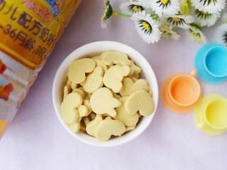 9、甜甜的橙香奶片,宝宝喜欢哦