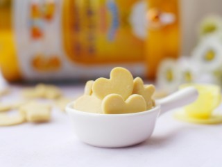 11、甜甜的橙香奶片,来一片。