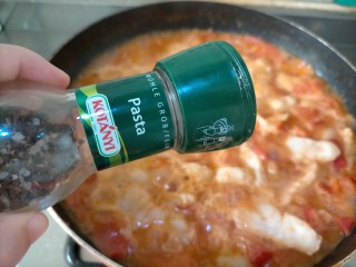 12、番茄巴沙鱼,这是做意面酱的调料，我加了少许，没有可以不加