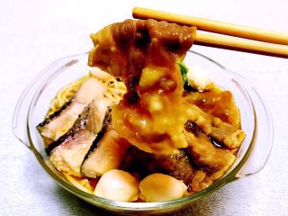 8、鲜活时蔬面,肥牛片入口香浓好有弹性