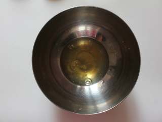 2、胡萝卜松饼(适合12个月龄以上的宝宝),蛋白蛋黄分离