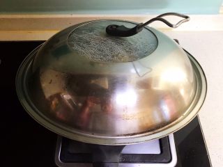 19、时蔬鹌鹑蛋早餐饼,盖上锅盖