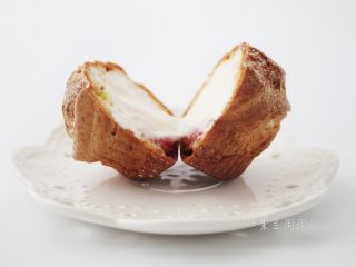 19、流心泡芙玛芬,切开图