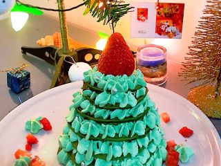 16、圣诞树松饼,很好吃也很漂亮的圣诞树松饼哦，孩子超级喜欢。