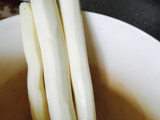 9、山药乌鸡煲,山药去皮